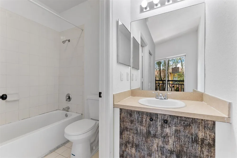 1407 S SANTA CATALINA CIRCLE North Lauderdale, FL 33068