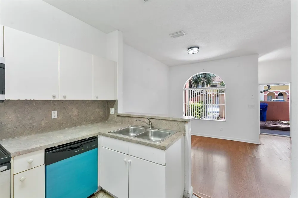 1407 S SANTA CATALINA CIRCLE North Lauderdale, FL 33068