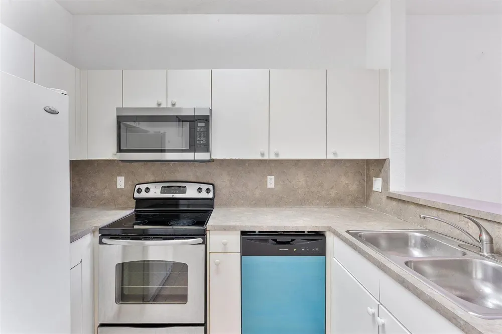 1407 S SANTA CATALINA CIRCLE North Lauderdale, FL 33068