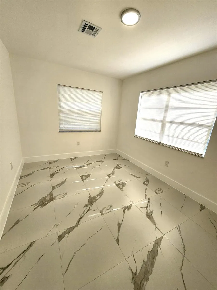 2466 Lincoln Street #3 Hollywood, FL 33020