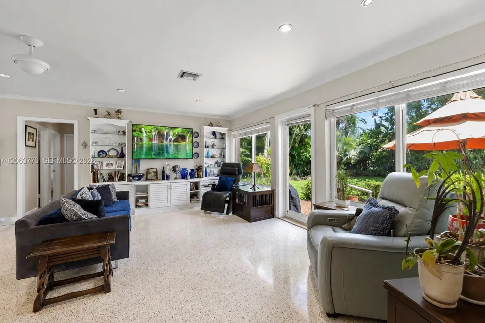14 NW 109th St Miami Shores, FL 33168