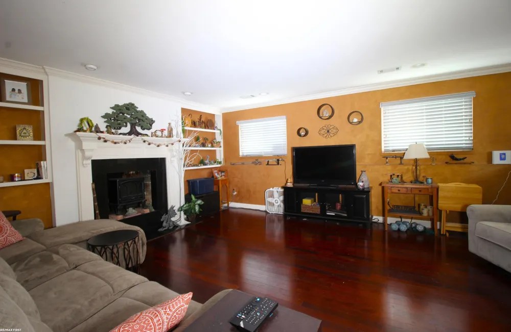 17164 Anita Street Fraser City, MI 48026