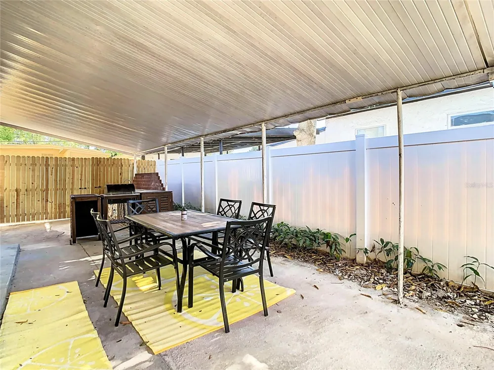 3321 W AILEEN STREET Tampa, FL 33607
