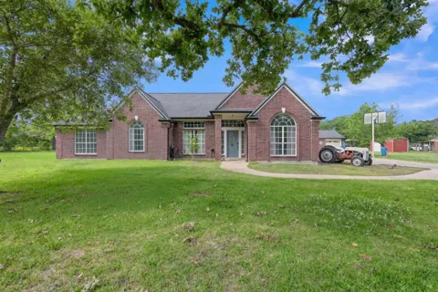 251 Petty Road
