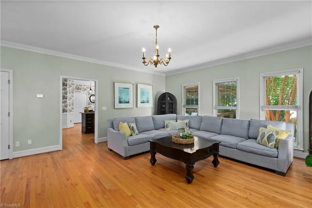 3210 Peninsula Drive Jamestown, NC 27282