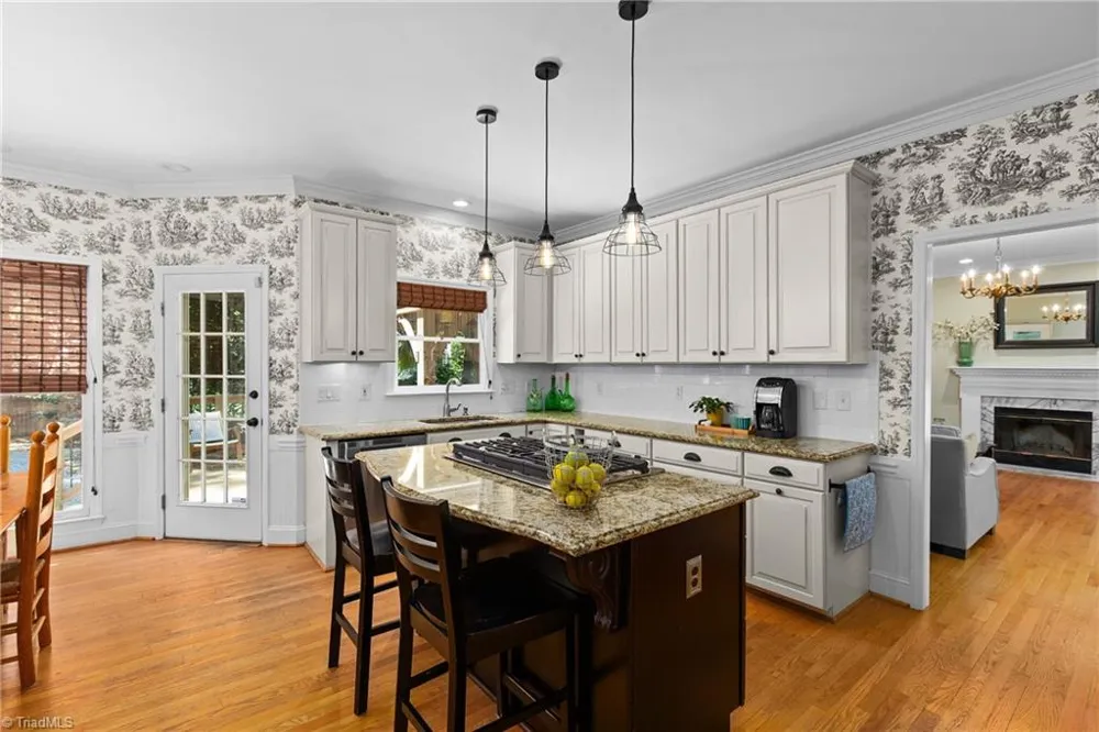 3210 Peninsula Drive Jamestown, NC 27282