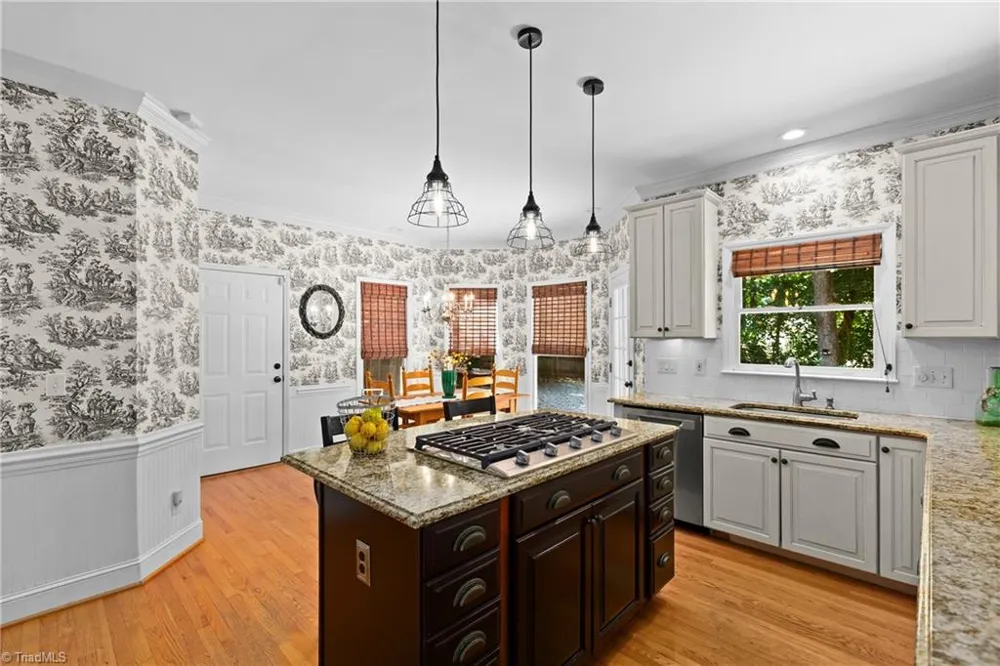 3210 Peninsula Drive Jamestown, NC 27282