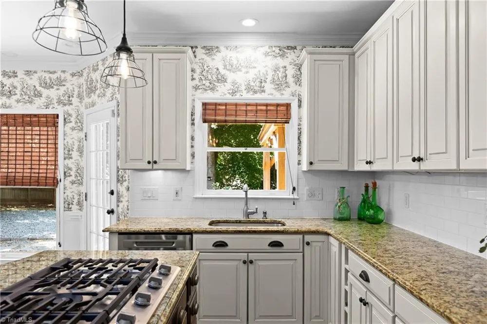 3210 Peninsula Drive Jamestown, NC 27282