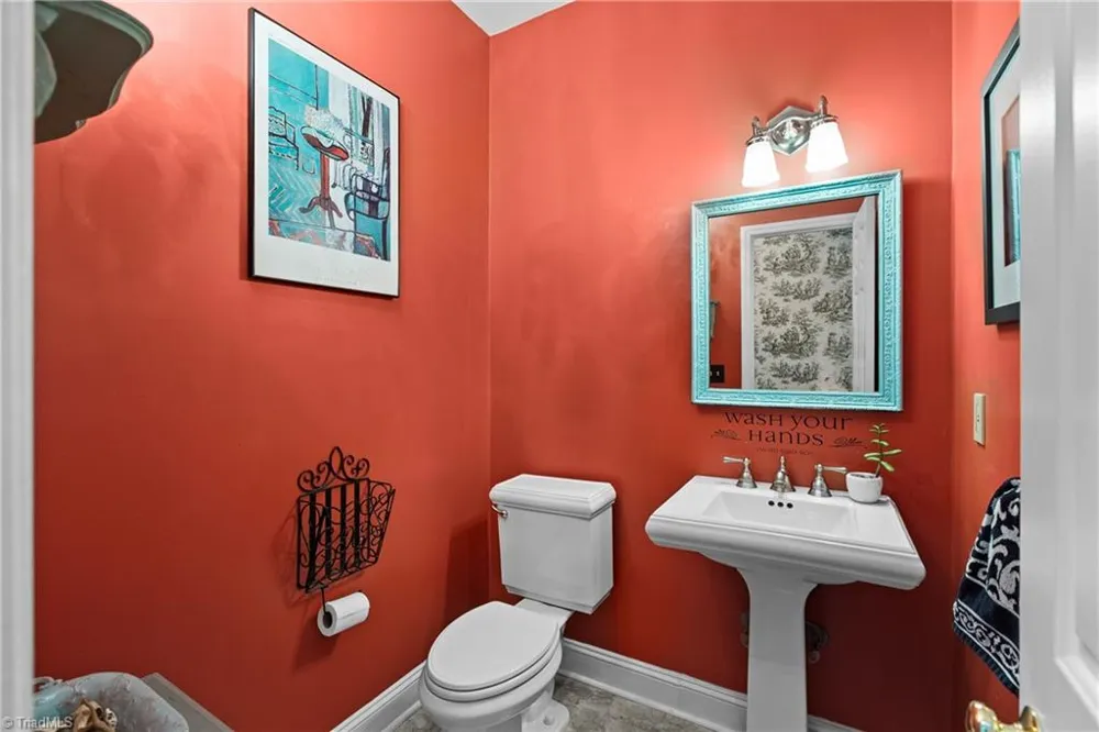 3210 Peninsula Drive Jamestown, NC 27282