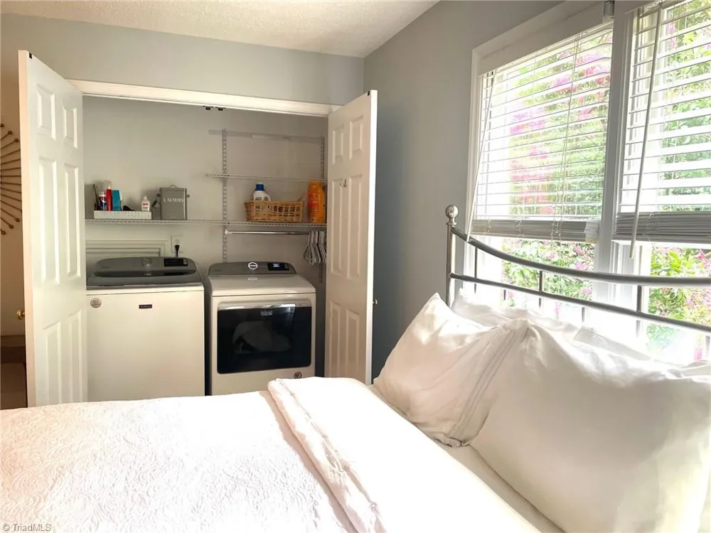 3210 Peninsula Drive Jamestown, NC 27282