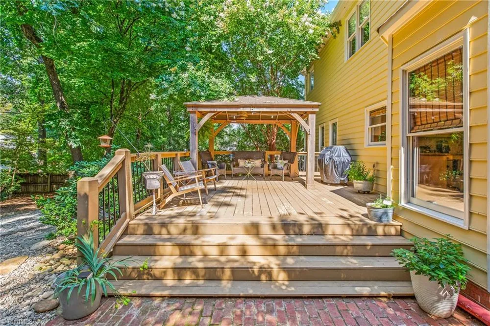 3210 Peninsula Drive Jamestown, NC 27282