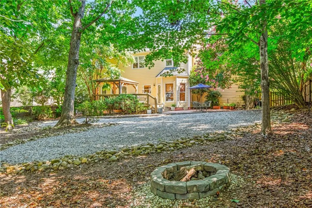 3210 Peninsula Drive Jamestown, NC 27282