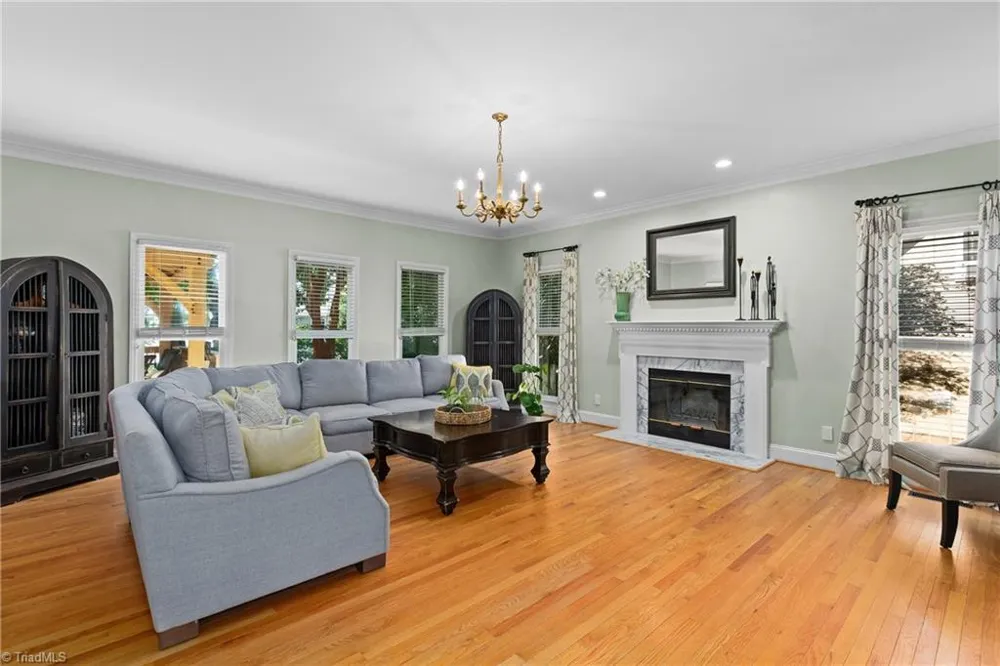 3210 Peninsula Drive Jamestown, NC 27282