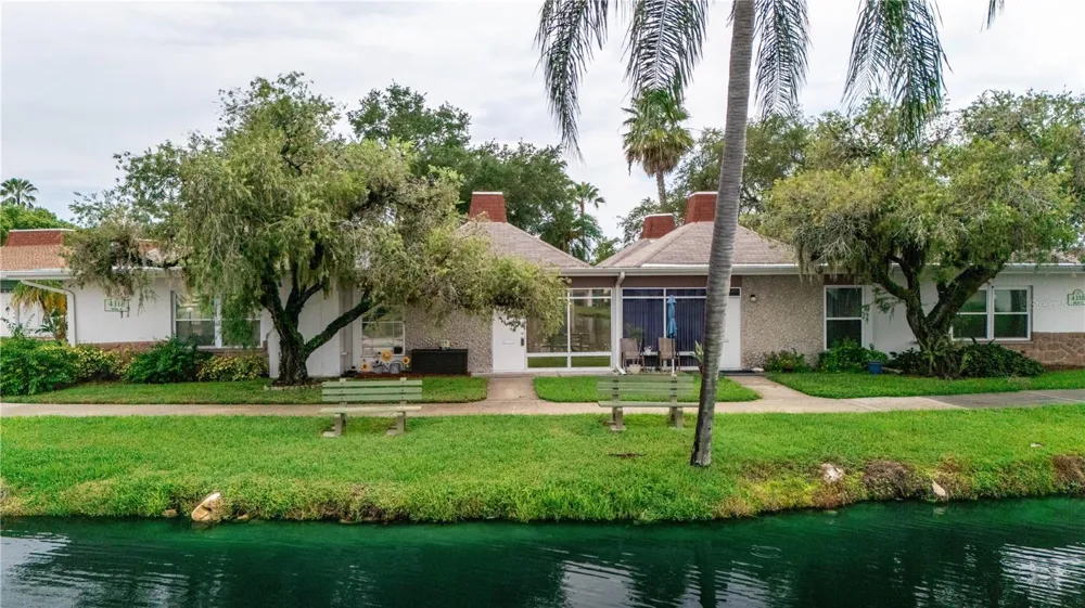 4318 TAHITIAN GARDENS CIRCLE #F Holiday, FL 34691