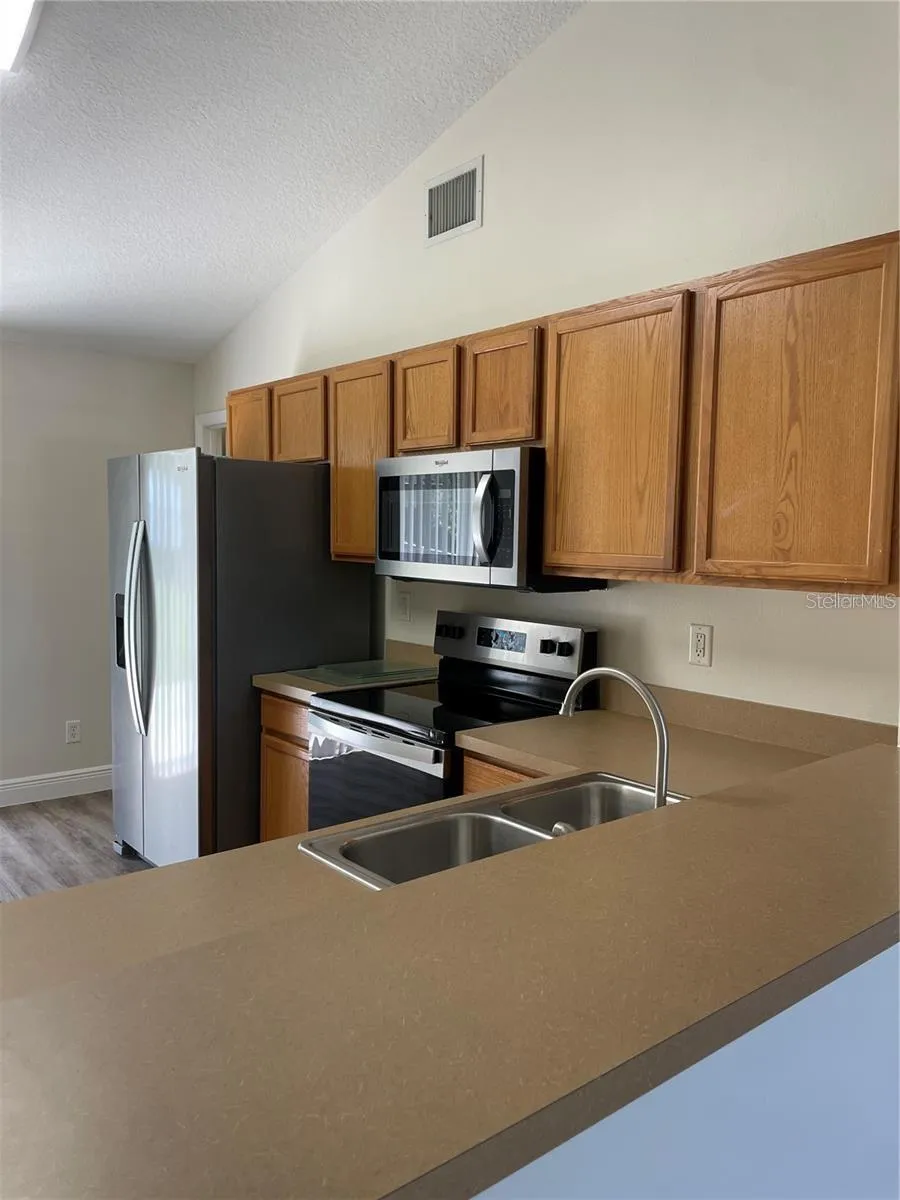 17542 DORIS STREET Montverde, FL 34756