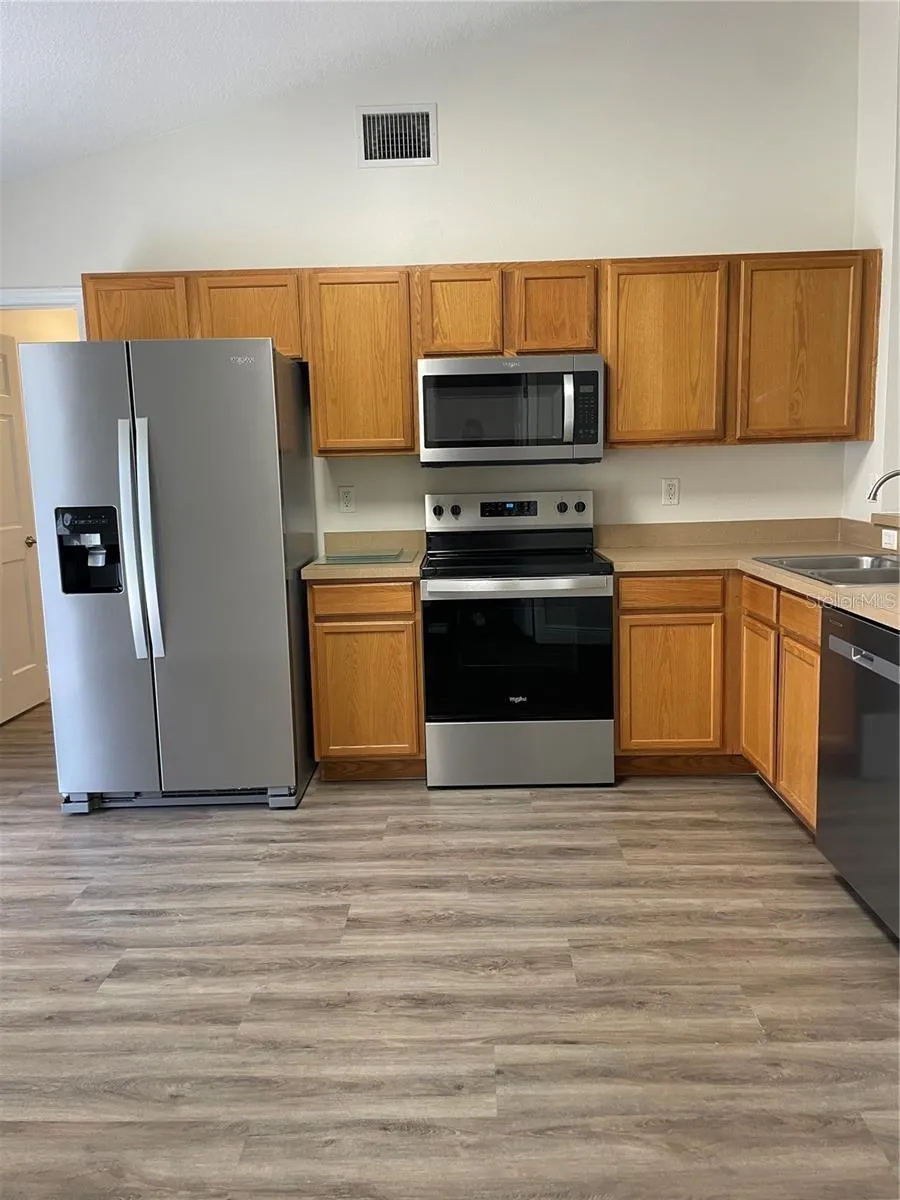 17542 DORIS STREET Montverde, FL 34756
