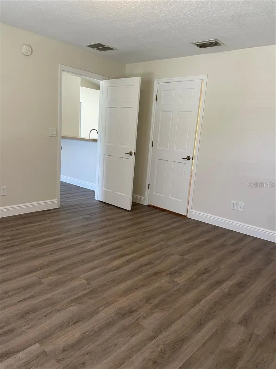 17542 DORIS STREET Montverde, FL 34756