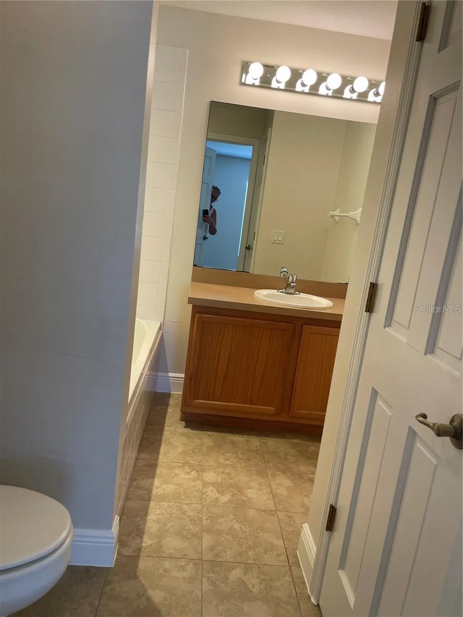 17542 DORIS STREET Montverde, FL 34756