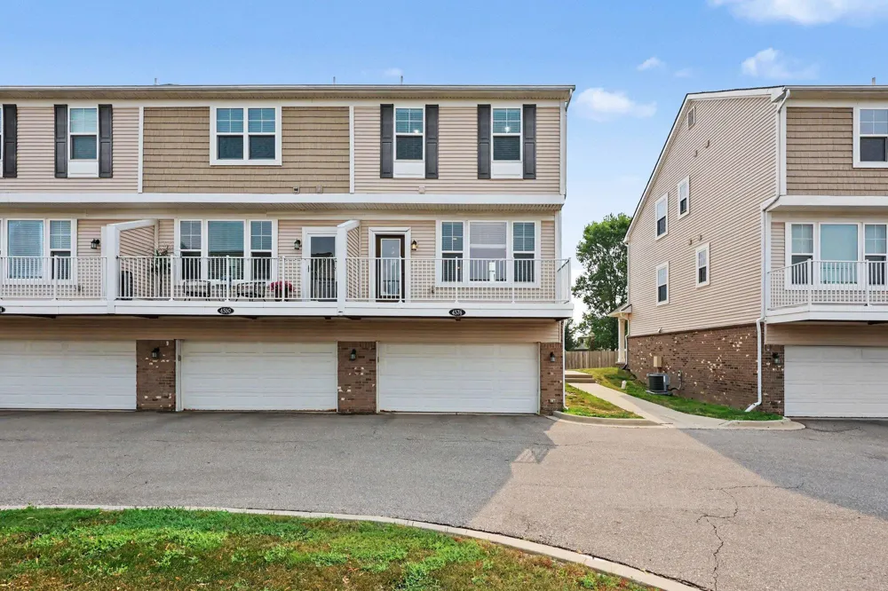 4576 Bradley Circle #25 Troy City, MI 48085
