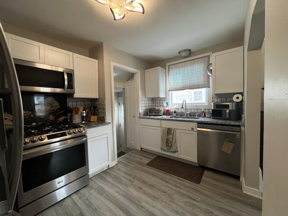 19977 Elkhart Street Harper Woods City, MI 48225