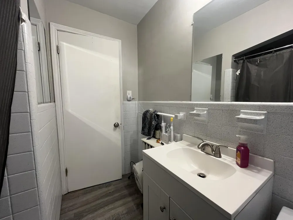 19977 Elkhart Street Harper Woods City, MI 48225