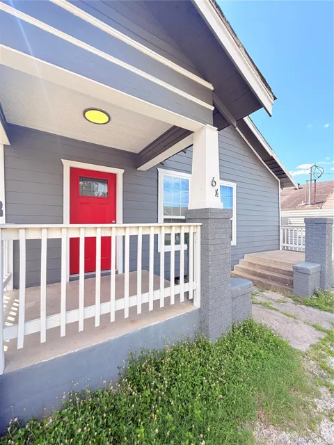 6 Burr Street #1/2