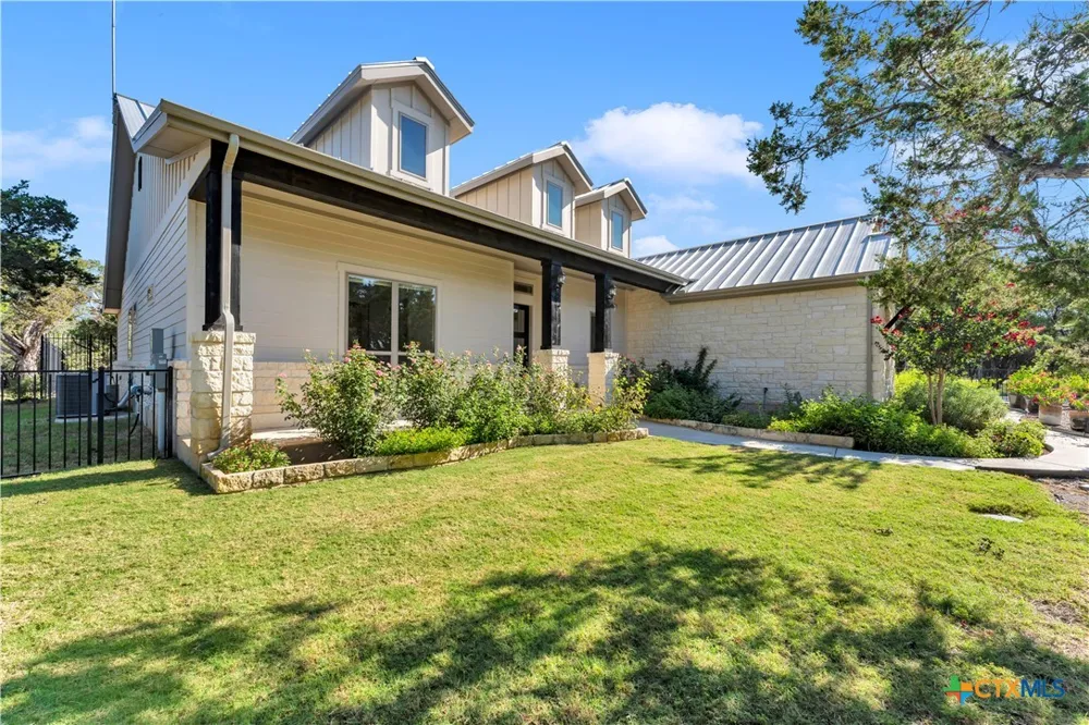 2140 Carpenter Loop Burnet, TX 78611