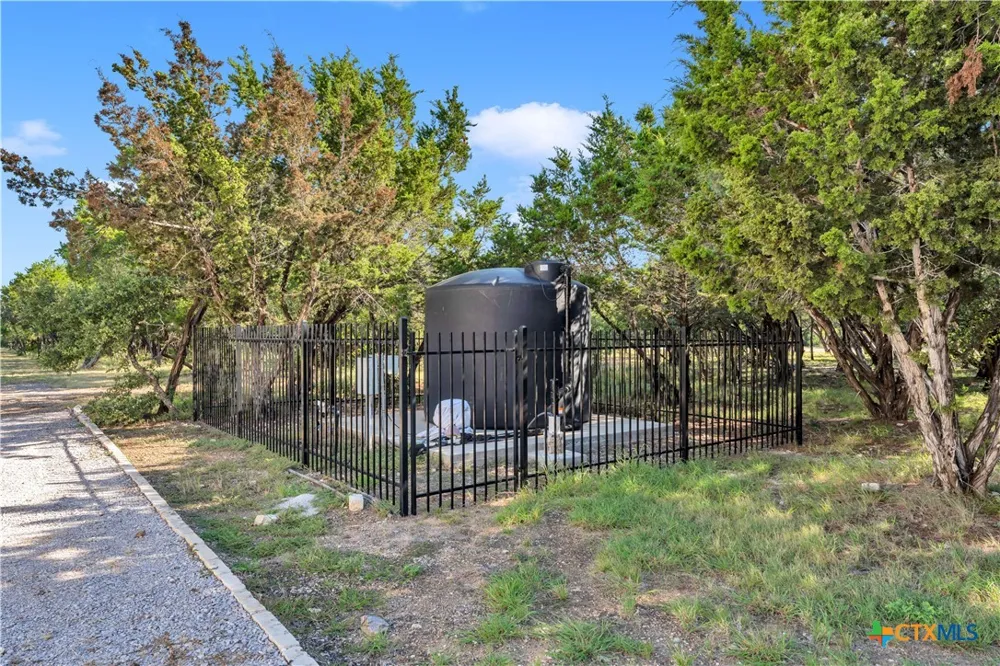 2140 Carpenter Loop Burnet, TX 78611