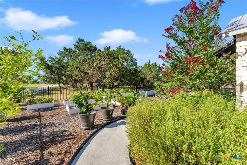 2140 Carpenter Loop Burnet, TX 78611