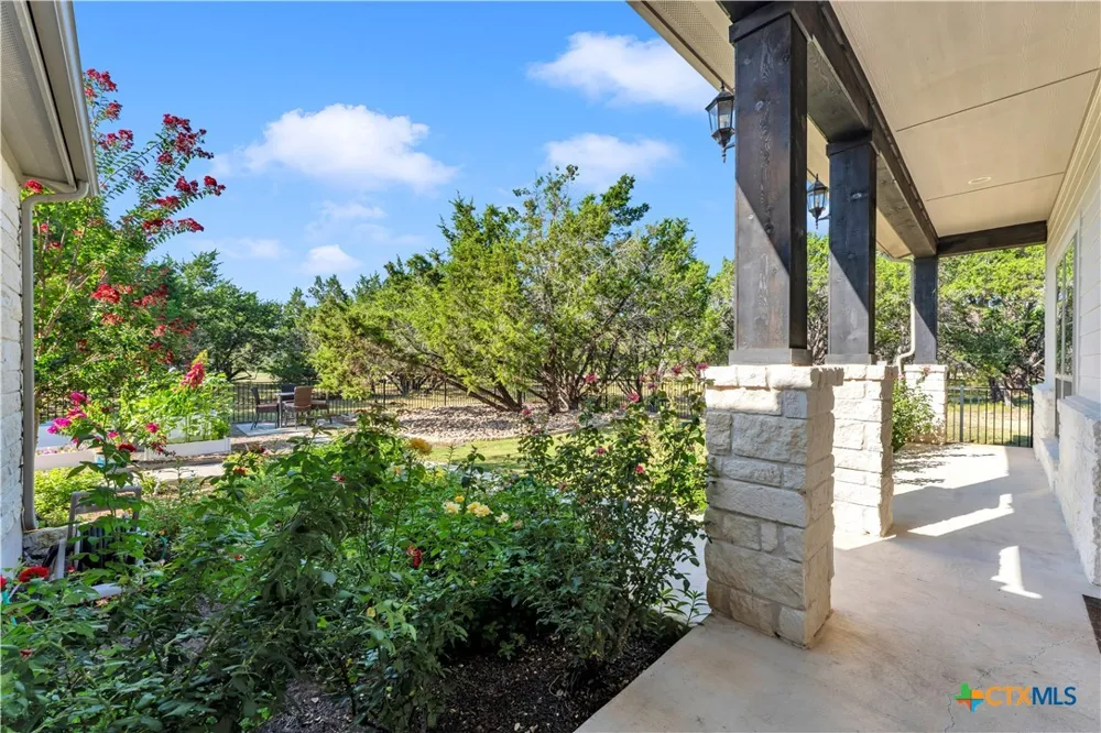 2140 Carpenter Loop Burnet, TX 78611