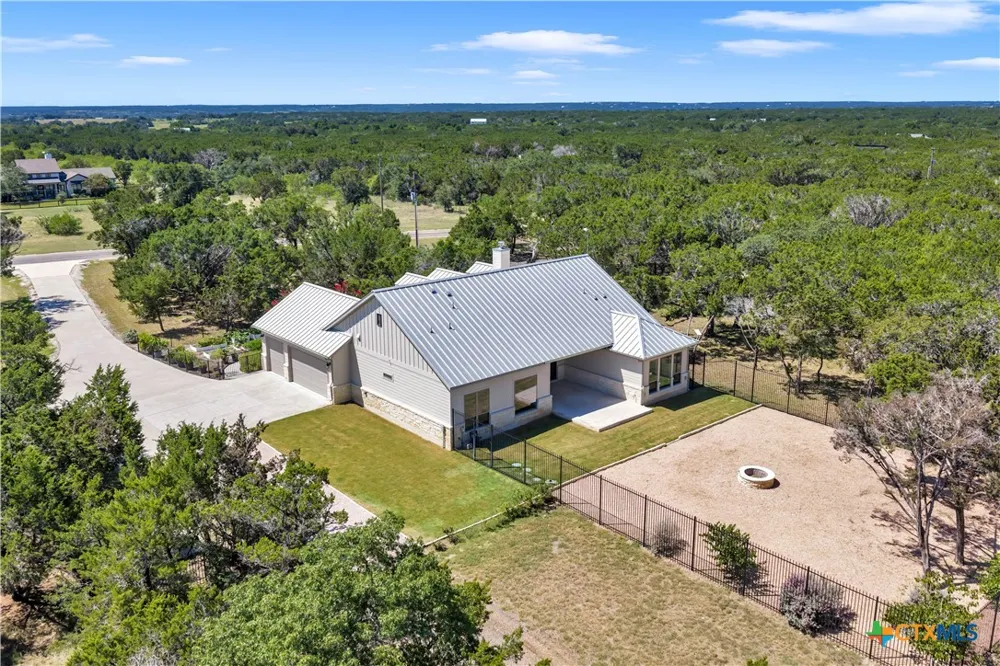 2140 Carpenter Loop Burnet, TX 78611