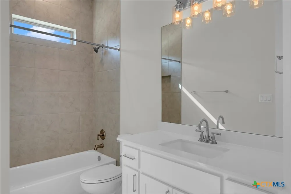 2140 Carpenter Loop Burnet, TX 78611