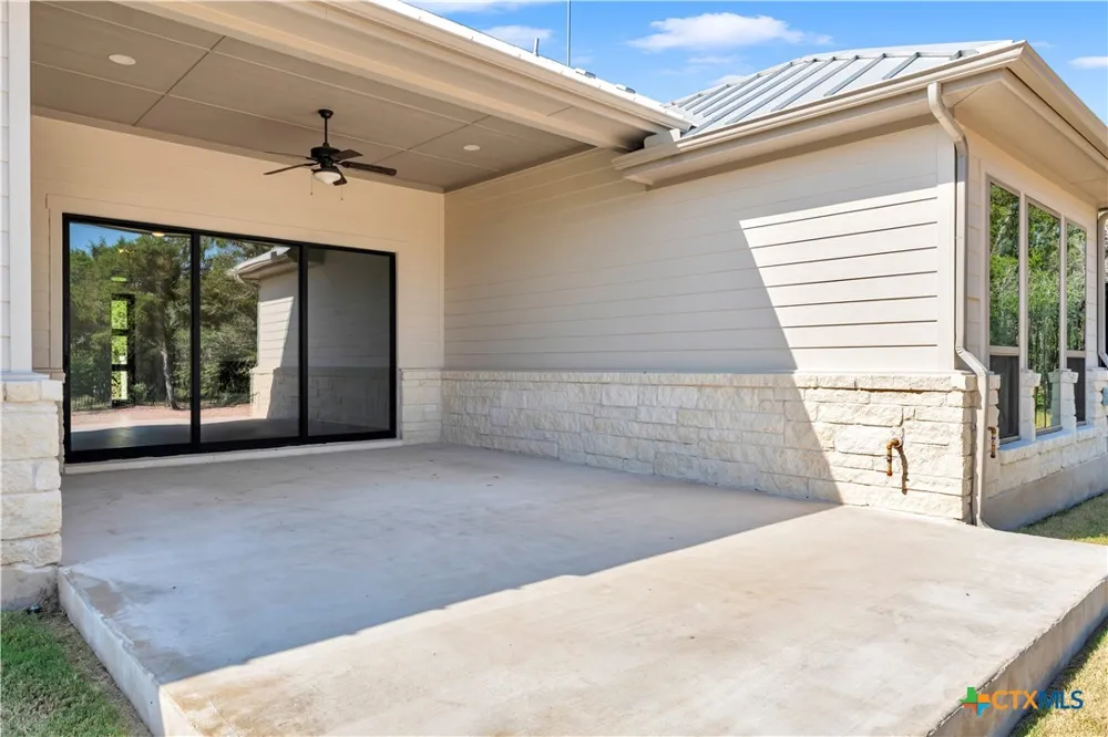 2140 Carpenter Loop Burnet, TX 78611