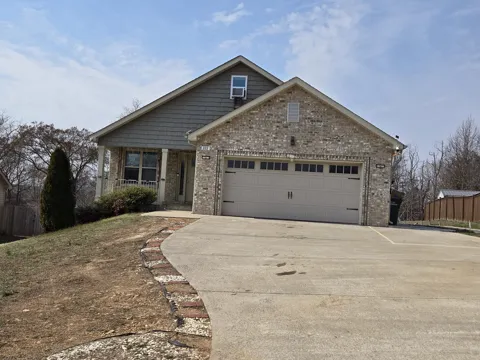 222 Hillview Way