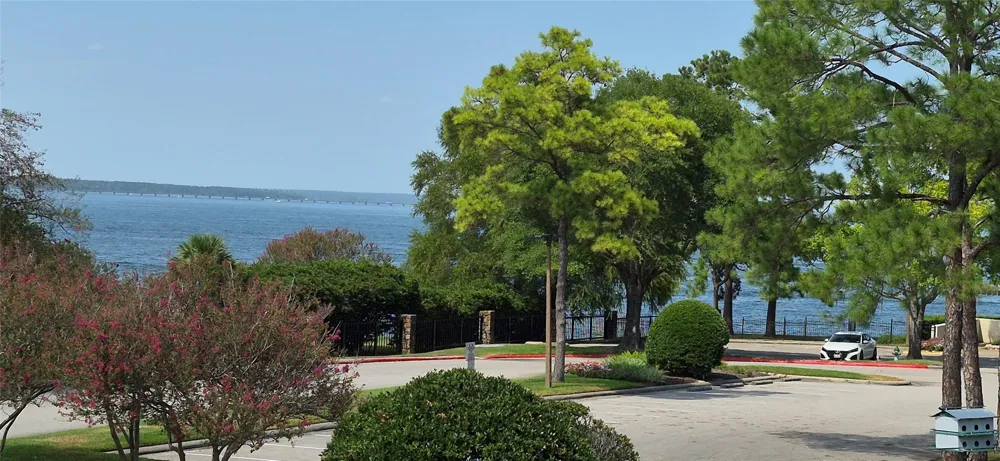 12800 Melville Drive #207 B Montgomery, TX 77356