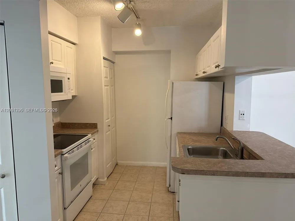 17100 Bay Rd #1309 Sunny Isles Beach, FL 33160