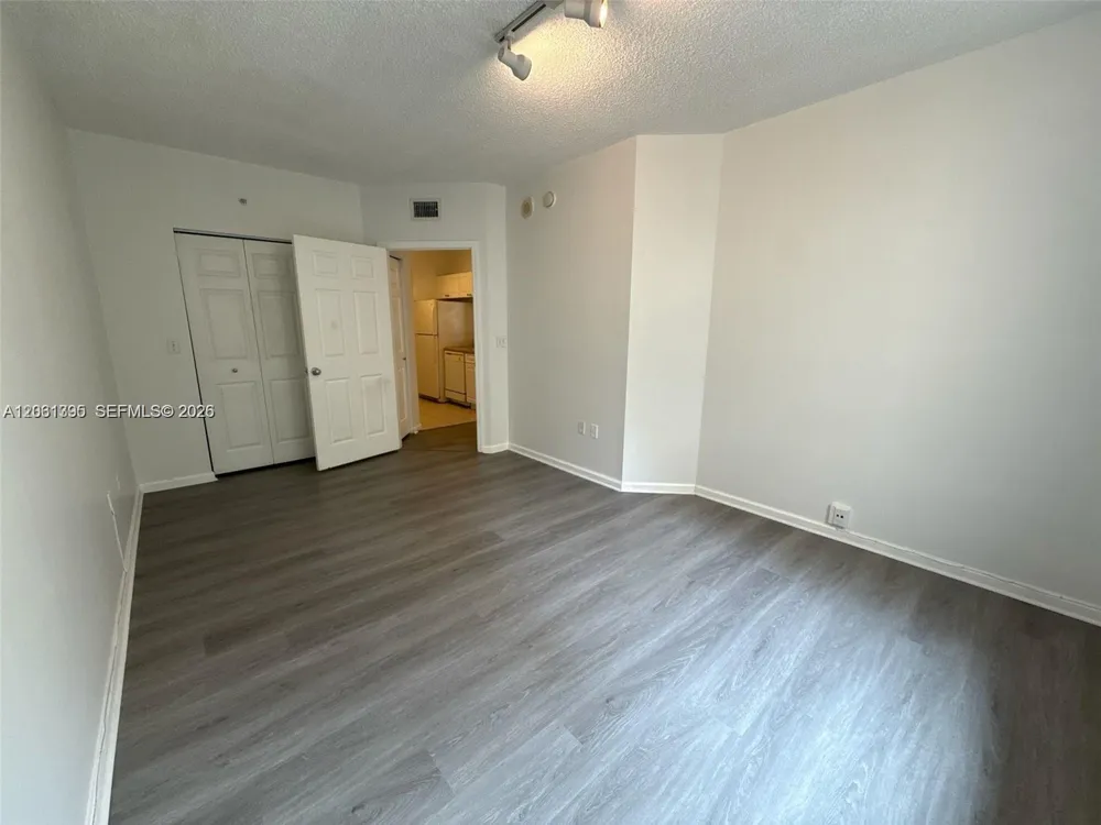17100 Bay Rd #1309 Sunny Isles Beach, FL 33160