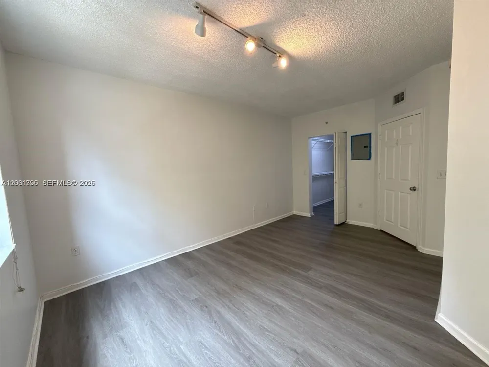 17100 Bay Rd #1309 Sunny Isles Beach, FL 33160