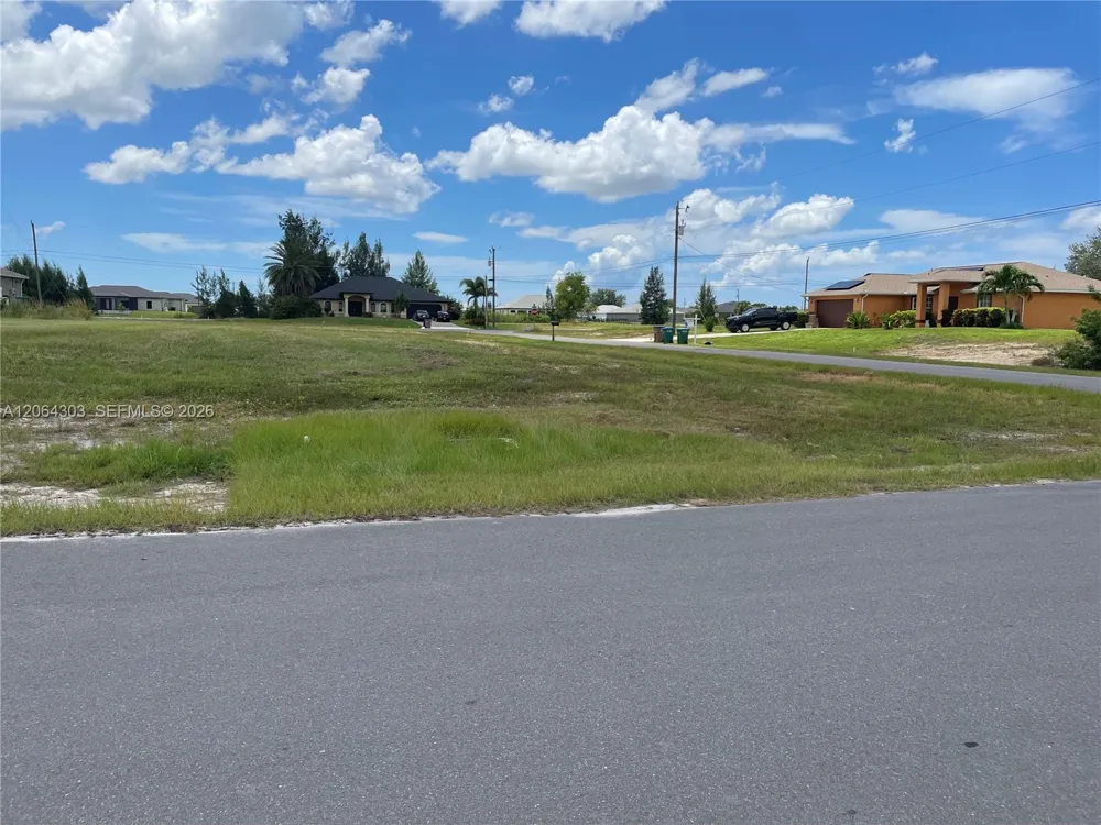 216 NE 9th Terr Cape Coral, FL 33909