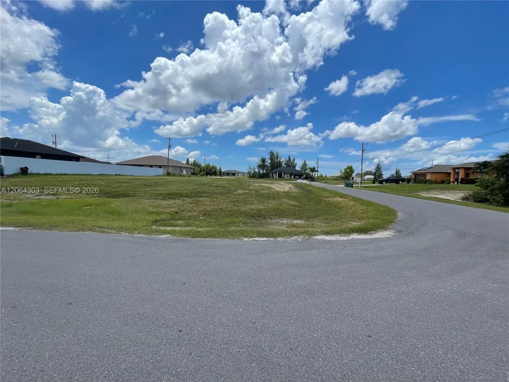 216 NE 9th Terr Cape Coral, FL 33909
