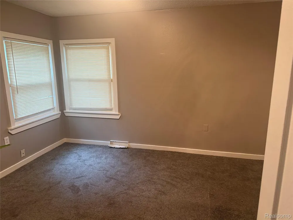 3322 Isabelle Street Inkster City, MI 48141