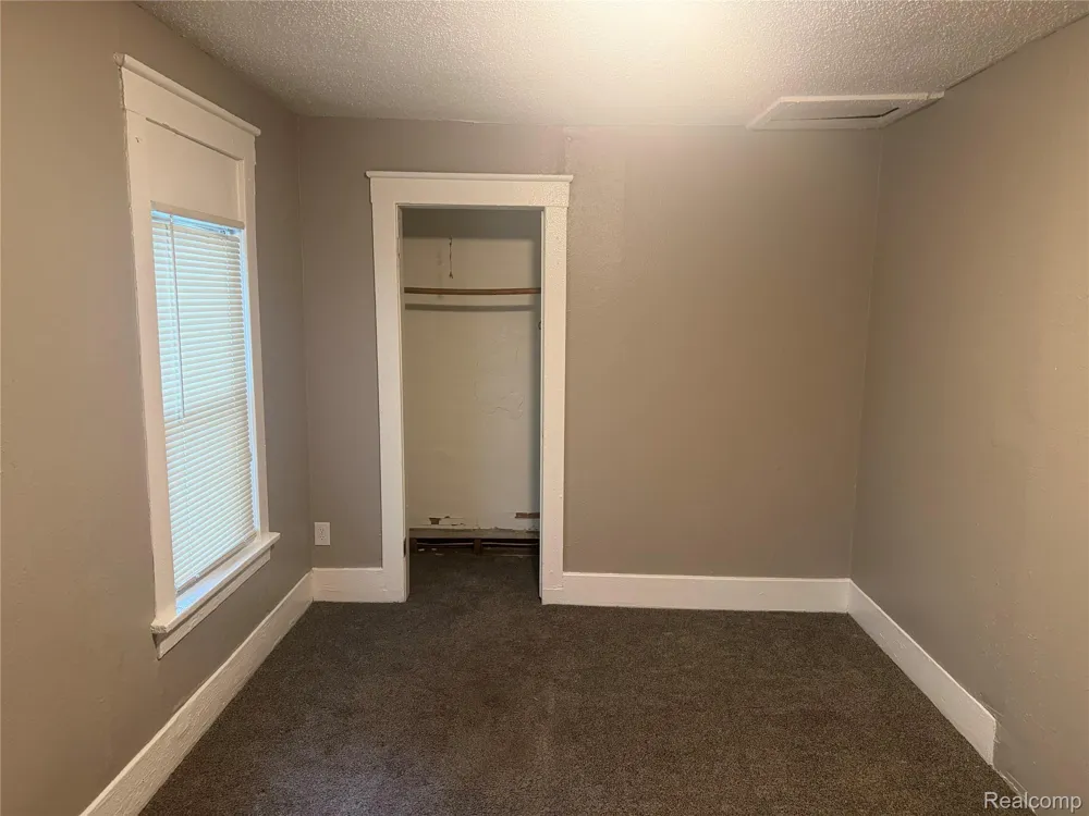 3322 Isabelle Street Inkster City, MI 48141