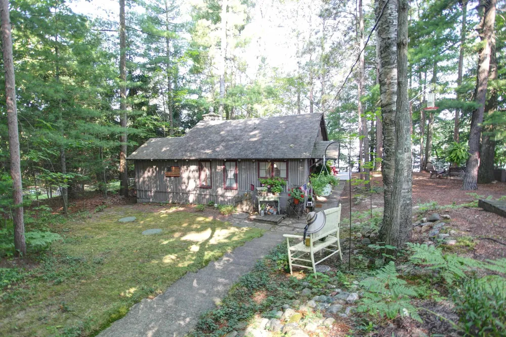 2701 Crescent Shores Drive Long Lake Township, MI 49685