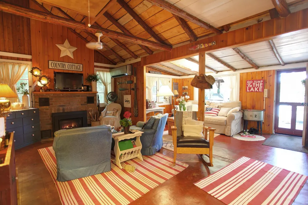 2701 Crescent Shores Drive Long Lake Township, MI 49685
