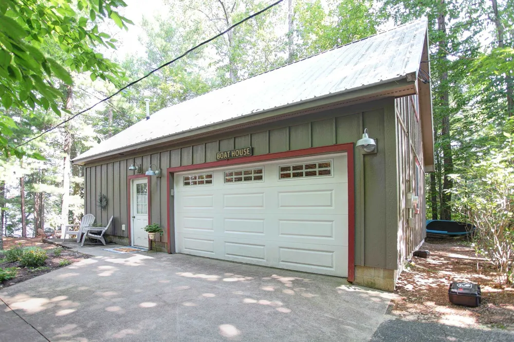 2701 Crescent Shores Drive Long Lake Township, MI 49685