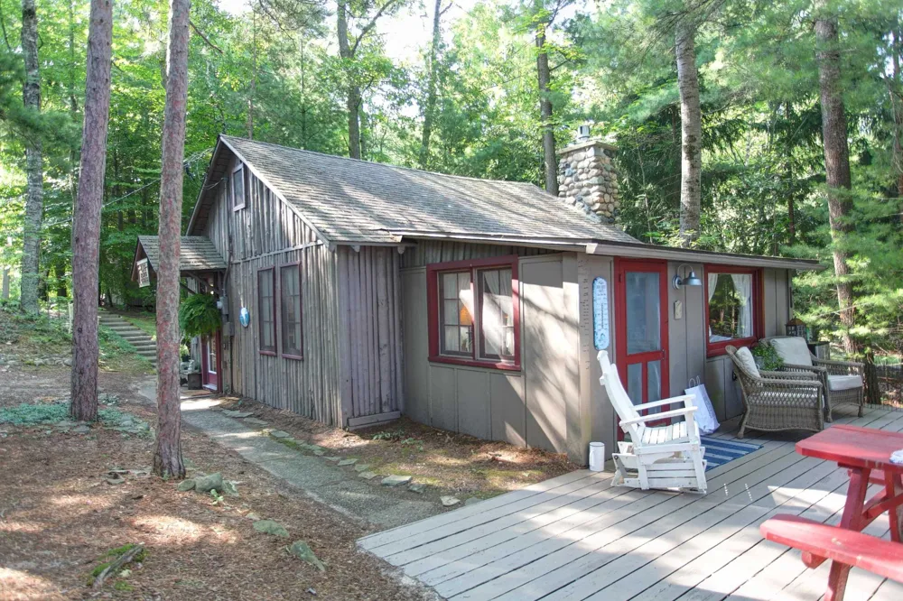 2701 Crescent Shores Drive Long Lake Township, MI 49685