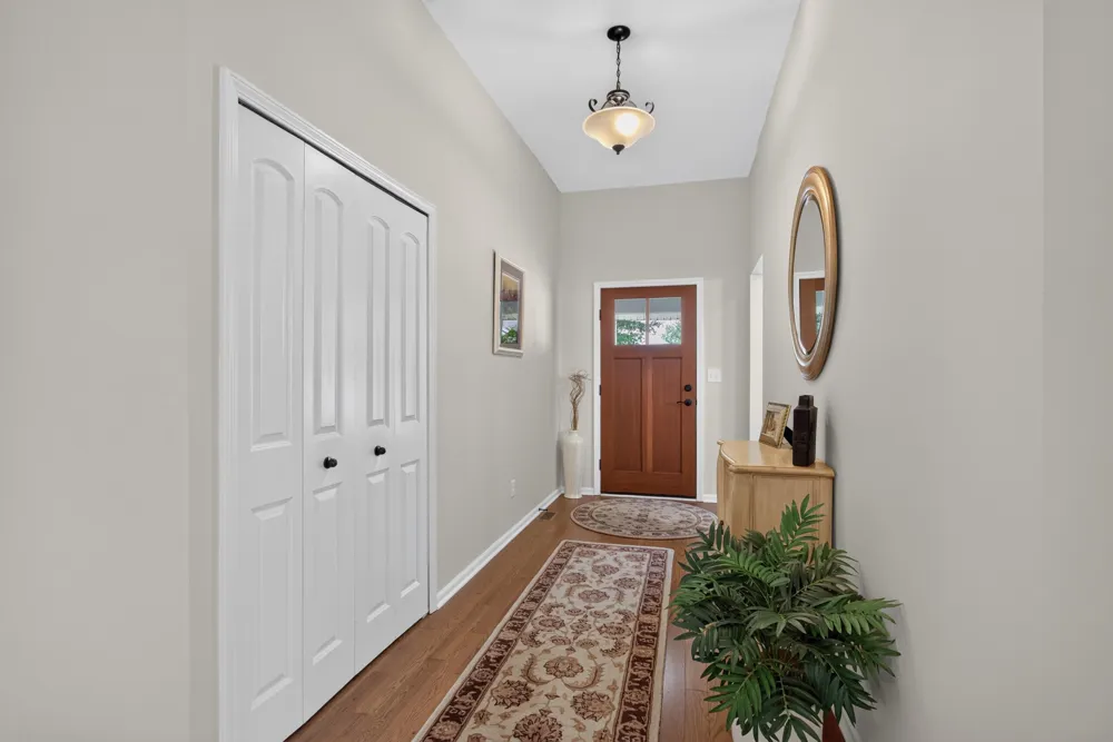 803 E Barrington Circle Jackson, MI 49203