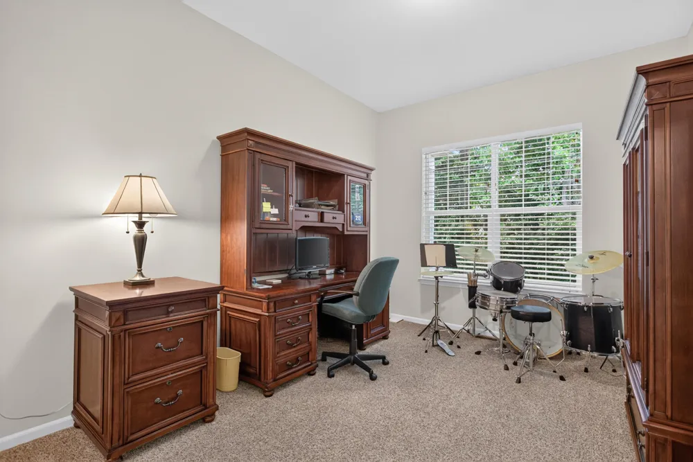 803 E Barrington Circle Jackson, MI 49203