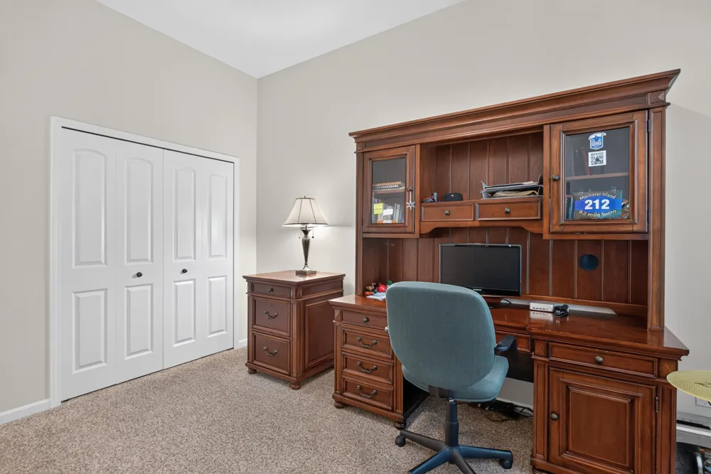 803 E Barrington Circle Jackson, MI 49203