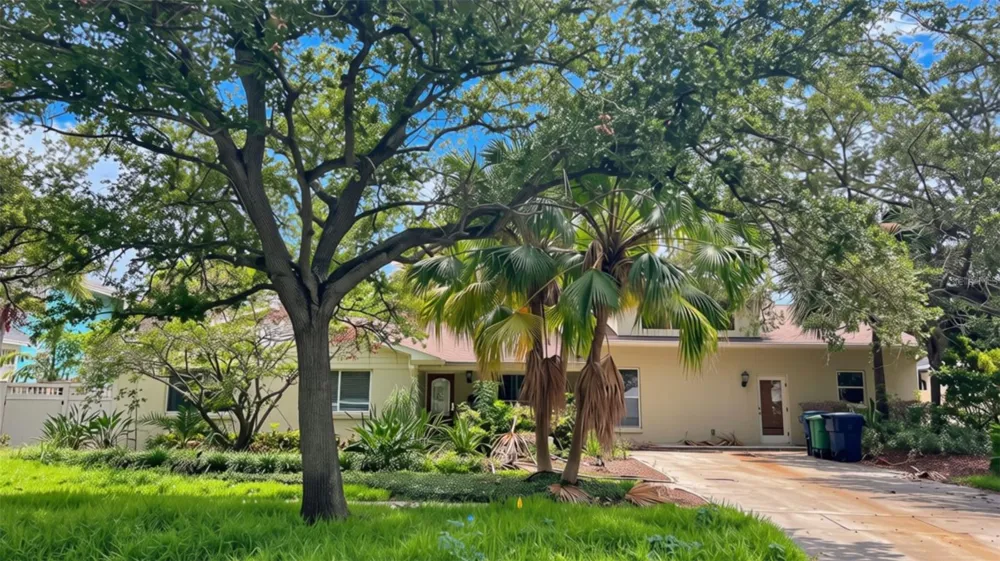 410 ERIE AVENUE Tampa, FL 33606